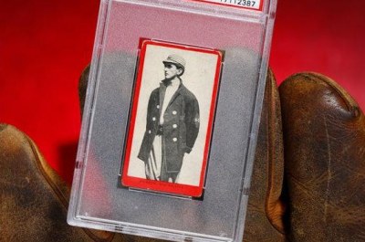 ‘Shoeless’ Joe Jackson baseball card from 1910 sells for $492K at auction