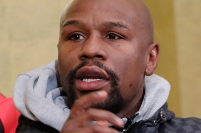 Mayweather offers to cover funeral costs for George Floyd