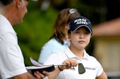Kim leads Ko by one at LPGA Tour season finale