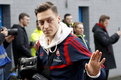 Mesut Ozil transfer: Arsenal agree deal for midfielder to sign for Fenerbahce