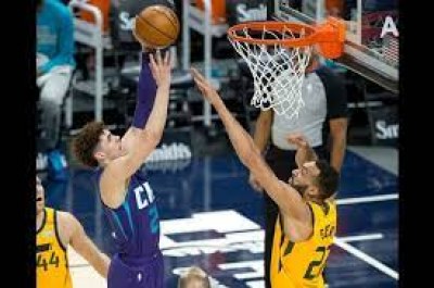 Jazz raise team 3-pointer record again in rout of Hornets