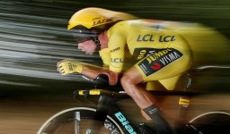 Cycling-Roglic consolidates Paris-Nice lead with another stage win