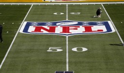 NFL-COVID vaccination not mandatory for new season: league doctor