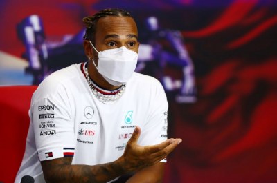 Motor racing-Hamilton spoke to Bahrain officials about human rights