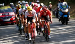 Cycling-Stuyven pips pre-race favourites to win Milan-Sanremo