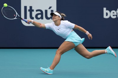 Tennis-Andreescu refuses to let injuries define her career
