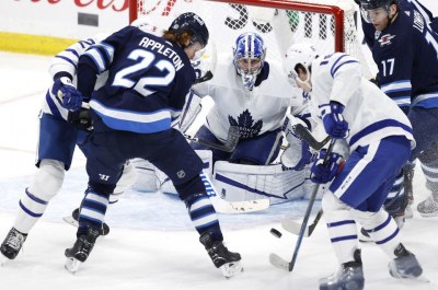 NHL roundup: Avs top Blues, run point streak to 13 games