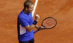 Evans stuns world No.1 Djokovic in Monte Carlo