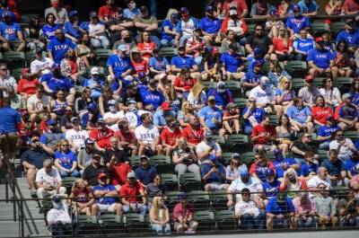 Baseball-Fans pack stands as Texas Rangers welcome full capacity