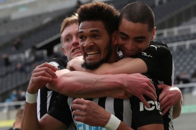 Newcastle 2-2 Tottenham: Joe Willock’s late equaliser secures vital point in relegation battle