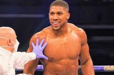 Anthony Joshua says Deontay Wilder’s reliance on his right hand will be brutally exposed again if they share the ring