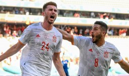 Slovakia 0-5 Spain: Martin Dubravka howler plays part in Spanish resurgence to reach Euro 2020 last 16 in style
