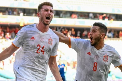 Slovakia 0-5 Spain: Martin Dubravka howler plays part in Spanish resurgence to reach Euro 2020 last 16 in style